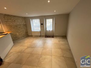 BELLE MAISON A LOUER A VERSON