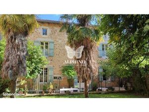 Propriété 8 pièces 553 m²