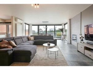 Ruime 4-slaapkamerwoning op een perceel van 48are in Parike!