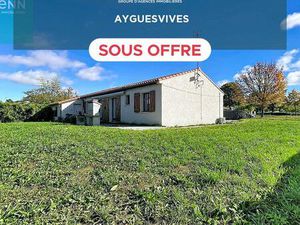 A vendre maison de plain pied  95m²   3 chambres  grand garage   parcelle de 714m² à...