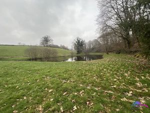 Vente terrain 5735 m² à Saint-Priest-la-Marche (18370)  23 500 €