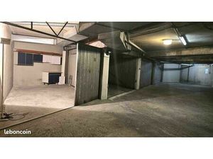 Box fermé 20 m² avec électricité – Mourillon Toulon – rare à la location