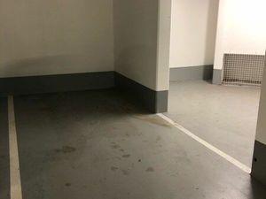 Place de parking proche de la gare