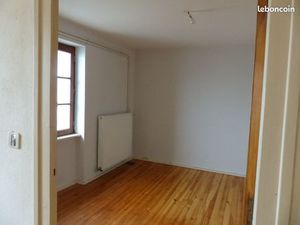 Village calme grand 2 pièces  chauffage compris