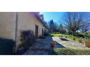 Maison avec piscine et terrasse Bellavilliers (61)