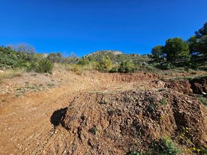 Vente terrain 627 m² à Roquevaire (13360)  300 000 €