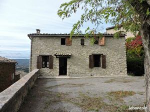 LURS Maison de village en pierres indépendante