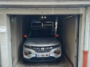 Parking box fer à cheval  Saint-Cyprien