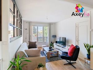 A VENDRE - RIORGES - T5 AVEC 3 CHAMBRES  1 BUREAU ET 2 TERRASSES