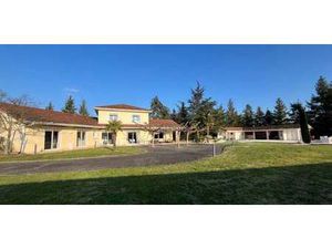 Maison avec piscine Montrond-les-Bains (42)