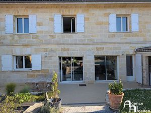 Vente maison 7 pièces 205 m² à Arveyres (33500)  572 500 €