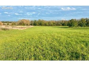 Terrain 606 m² Jayat