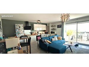 T2 très lumineux de 49m2 au dernier étage  terrasse sans vis à vis et une place de parking