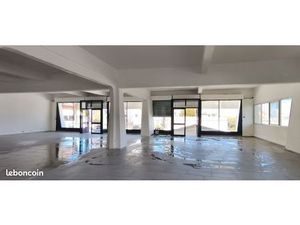 Local commercial/Professionnel-St pierre centre-373 m²-5500