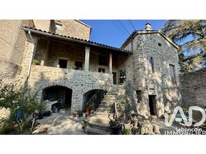 Propriété 11 pièces 110 m²