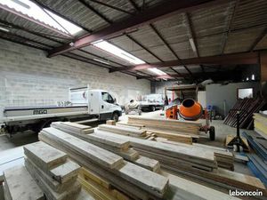 Local d'activité 220 m²