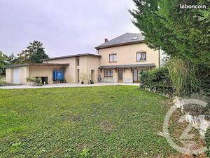 Maison 7 pièces 213 m²