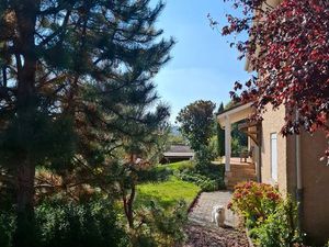 Maison familiale 4 chambres avec piscine et superbe jardin arboré – La Chapelle-de-Surieu 