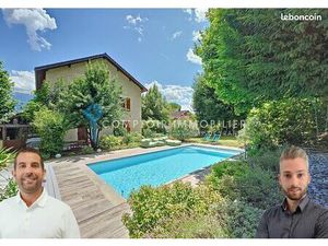 Maison 9 pièces 250 m²