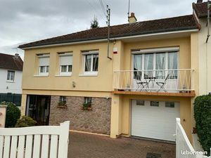 Maison rénovée proche commerces