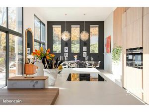 Villa 6 pièces 230 m²