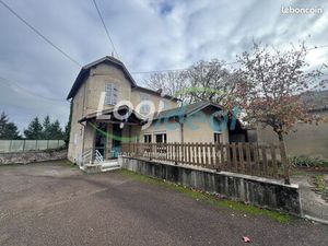 Maison 5 pièces 275 m²