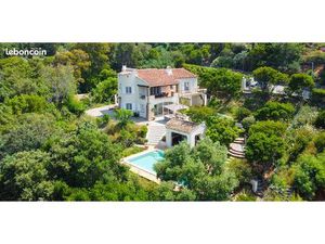 Mas 7 pièces 225 m²