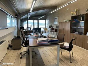 Bureaux 805 m² Fréjus