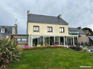 Maison 7 pièces 215 m²