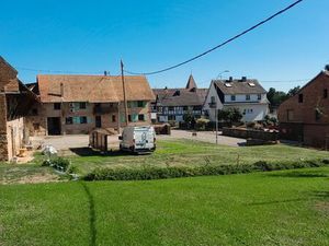 Terrain avec grande maison