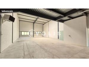Local d'activité 387 m²