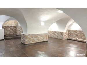 Spendide local 75 M2 centre ville en voutes dans magnifique rue pétonne