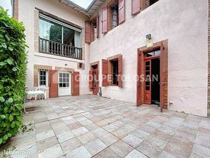 Maison 8 pièces 322 m²