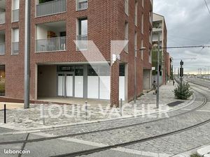 Local commercial 107 m²