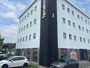 Location bureau professionnel 30m² – accès rocade – visibilité idéale