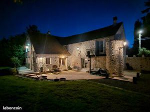 Superbe demeure - 260m2 + bungalow 39m2 - 1 86 hectares - 2 entrées