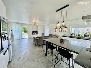 Propriété 9 pièces 263 m²