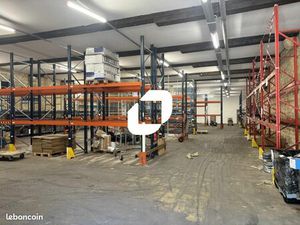 Local commercial 713 m²