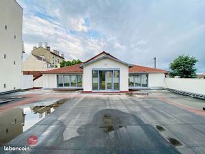 Bureaux 530 m² LES PAVILLONS SOUS BOIS