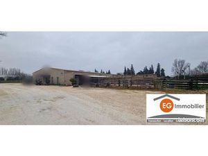 Local 700 m² Pierrelatte