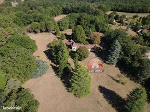 Maison 8 pièces 271 m²