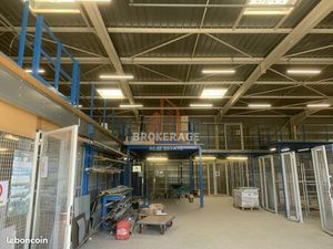 Local d'activité 1 300 m²