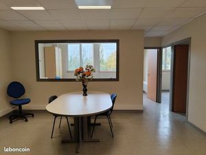 Bureaux - faibles charges - Parking