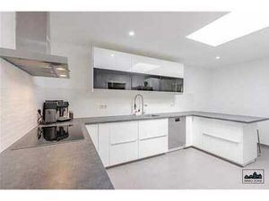 Spacieuse maison de 4 chambres à coucher avec 2 salles de ba