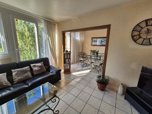 4p 73m2  3 chambres  calme  lumineux au centre de Jouy-en-Jo