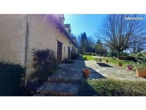 Propriété 8 pièces 220 m²