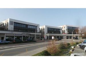 Beau Bureau ou cabinet de 78 m² à Aix les Bains