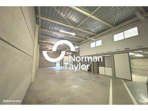 Local bureaux 725 m²