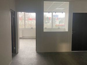 Plateau de bureaux cloisonné 300 m² –Cergy Préf –proche RER A Crédit vendeur possible sans