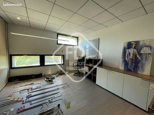 Bureaux 130 m²